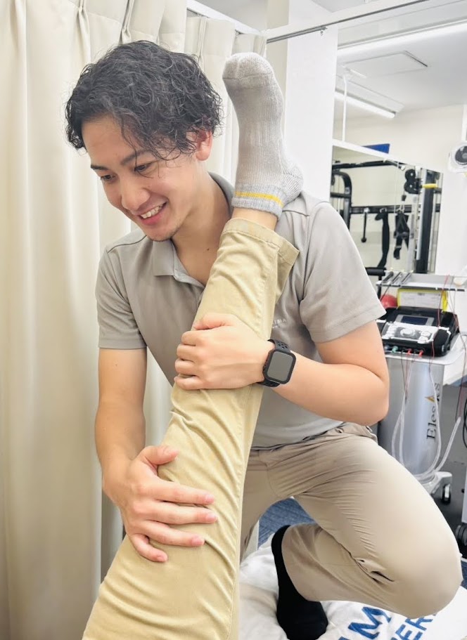 中村 太一が施術している様子